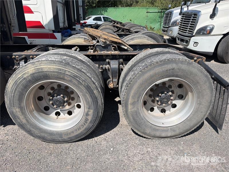 Freightliner Cascadia 125 6x4 Tractocamion con Dormitorio / T/A Cabezas tractoras