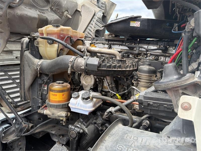 Freightliner Cascadia 125 6x4 Tractocamion con Dormitorio / T/A Влекачи
