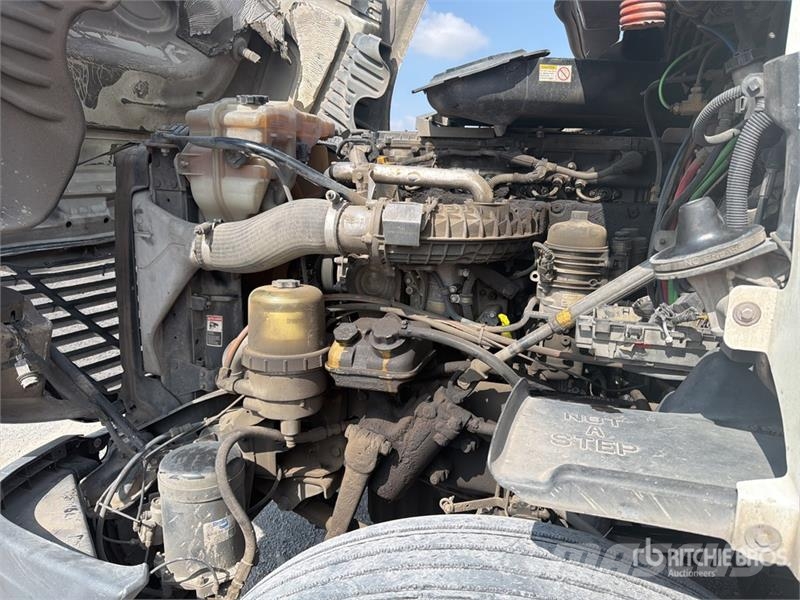 Freightliner Cascadia 125 6x4 Tractocamion con Dormitorio / T/A Тягачі