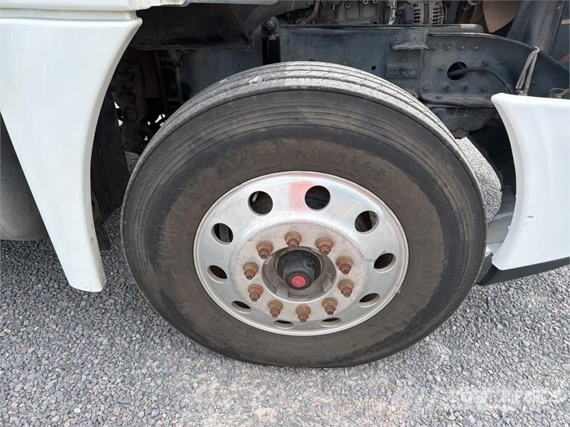 Freightliner Cascadia 125 6x4 Tractocamion con Dormitorio / T/A Tracteur routier