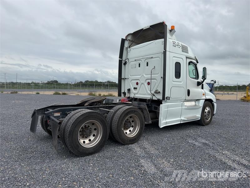 Freightliner Cascadia 125 Sadulveokid