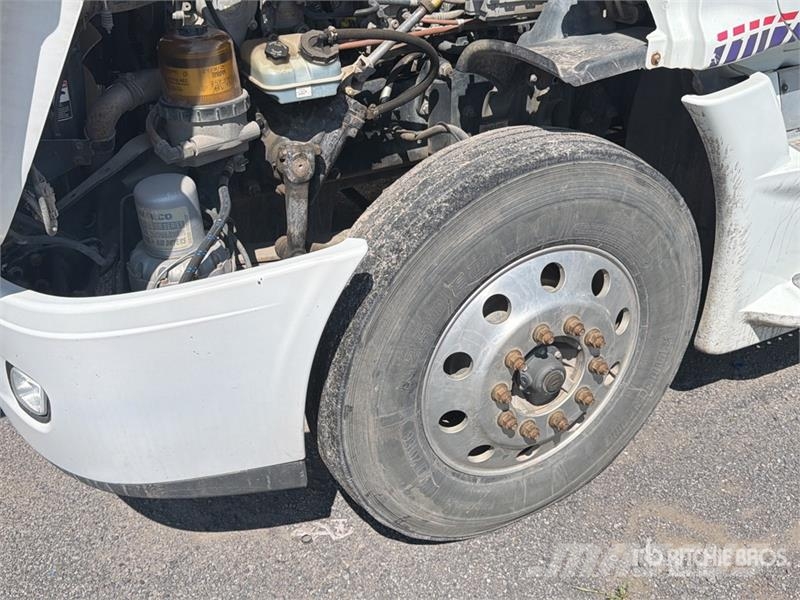 Freightliner Cascadia 125 6x4 Tractocamion con Dormitorio / T/A Cabezas tractoras