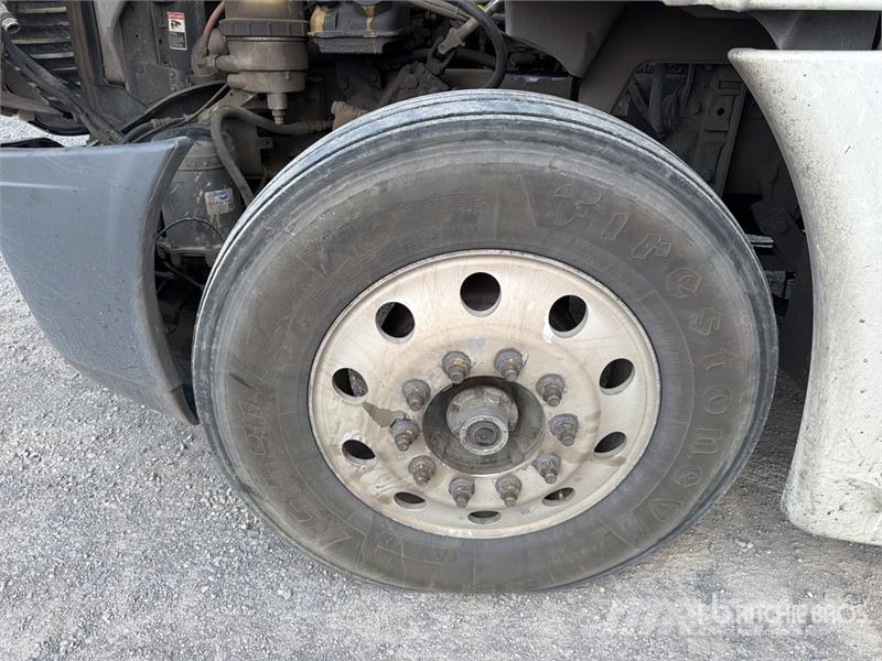 Freightliner Cascadia 125 6x4 Tractocamion con Dormitorio / T/A Тягачі