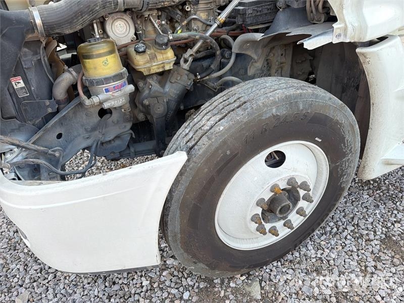 Freightliner Cascadia 125 6x4 Tractocamion con Dormitorio / T/A Cabezas tractoras