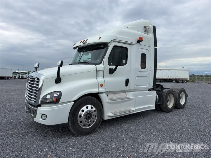 Freightliner Cascadia 125 Truck Tractor Units
