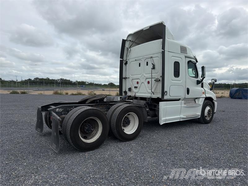 Freightliner Cascadia 125 Sadulveokid