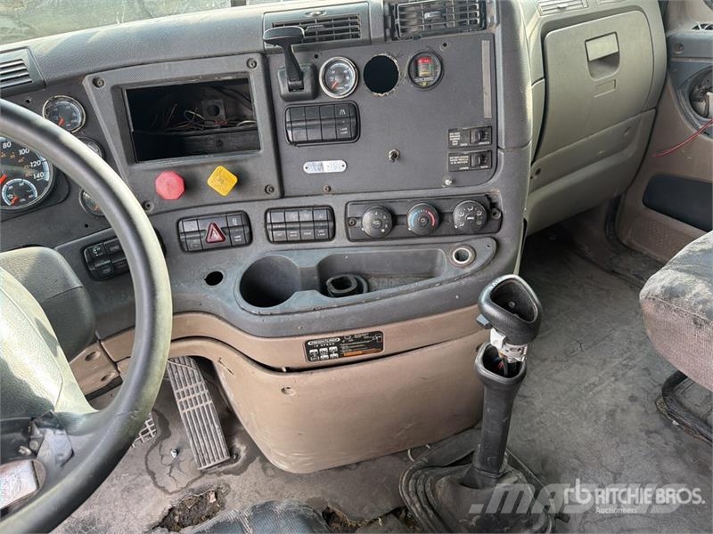 Freightliner Cascadia 125 6x4 Tractocamion con Dormitorio / T/A Sattelzugmaschinen