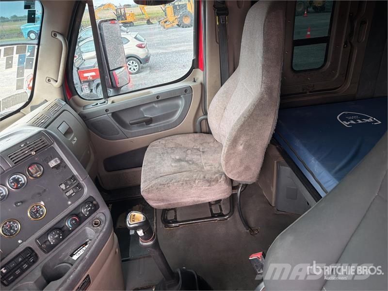 Freightliner Cascadia 125 6x4 Tractocamion con Dormitorio / T/A Sattelzugmaschinen
