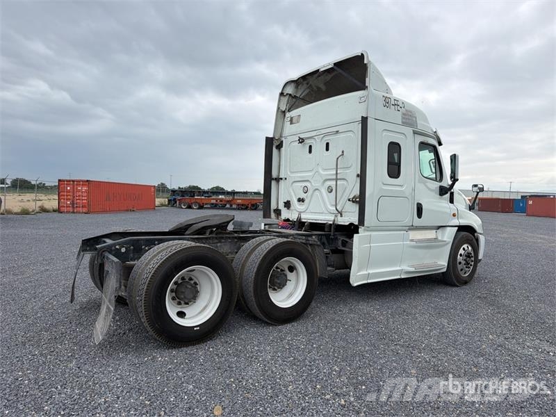 Freightliner Cascadia 125 Truck Tractor Units