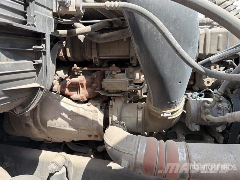 Freightliner Cascadia 125 6x2 Tractocamion con Dormitorio / T/A Cabezas tractoras