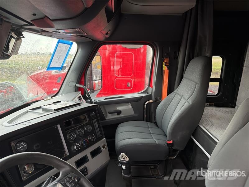 Freightliner Cascadia 126 6x4 Tractocamion con Dormitorio / T/A Sattelzugmaschinen