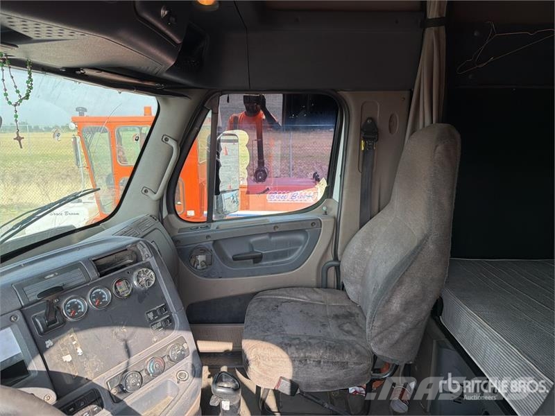 Freightliner Cascadia 125 6x4 Tractocamion con Dormitorio / T/A Sattelzugmaschinen