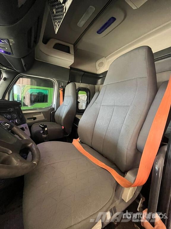 Freightliner Cascadia 126 Tractocamion con Dormitorio / T/A Sle Sattelzugmaschinen