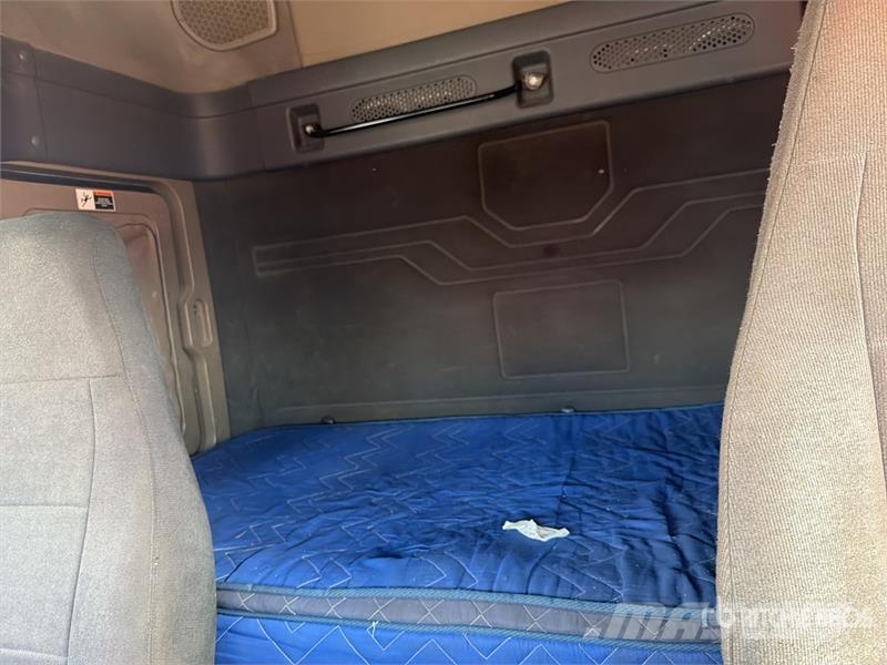 Freightliner Cascadia 125 6x4 Tractocamion con Dormitorio / T/A Tractor Units
