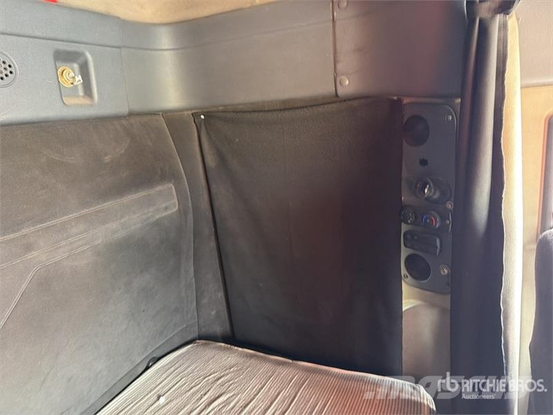 Freightliner Cascadia 125 6x4 Tractocamion con Dormitorio / T/A Sattelzugmaschinen