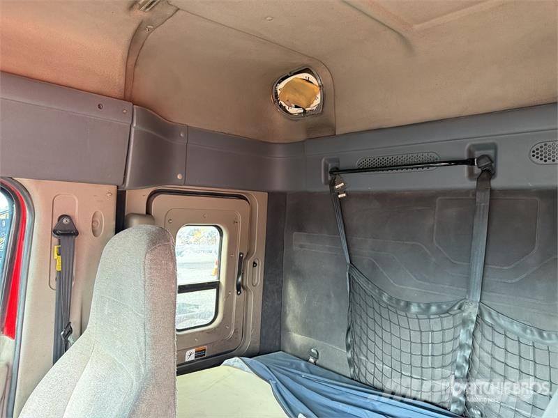 Freightliner Cascadia 125 6x4 Tractocamion con Dormitorio / T/A Naudoti vilkikai
