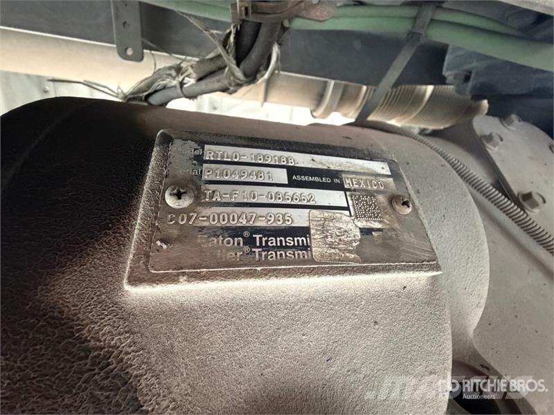 Freightliner Cascadia 125 6x4 Tractocamion con Dormitorio / T/A Tracteur routier