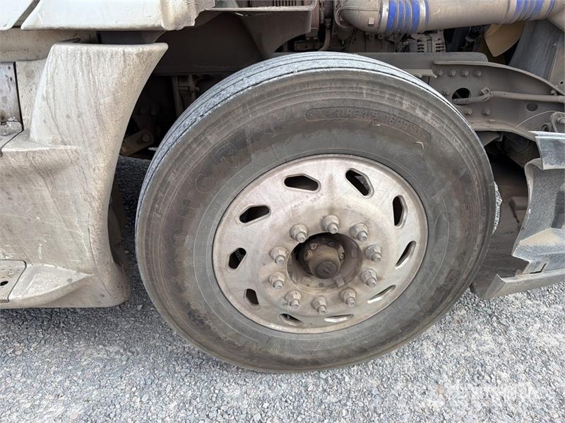 Freightliner Cascadia 125 6x4 Tractocamion con Dormitorio / T/A Sattelzugmaschinen