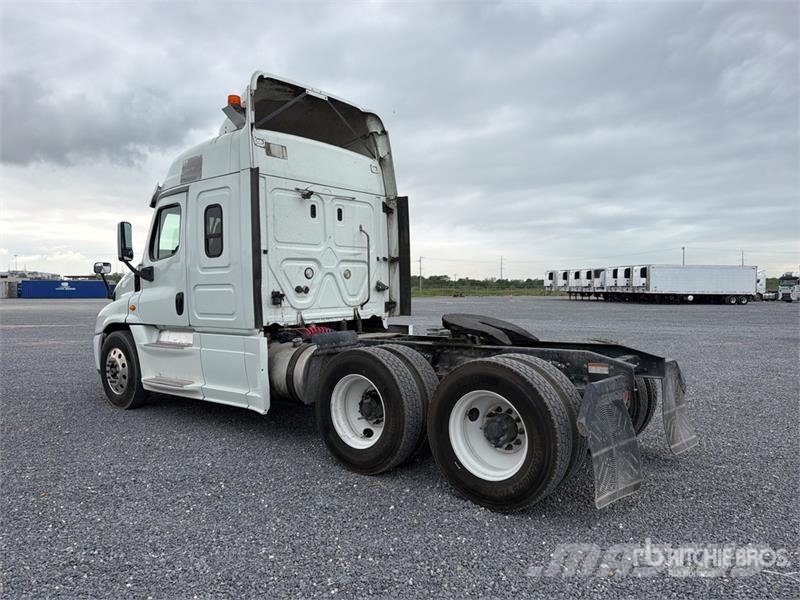 Freightliner Cascadia 125 Truck Tractor Units