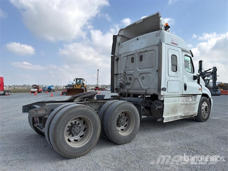 Freightliner Cascadia 125 6x4 Tractocamion con Dormitorio / T/A Sattelzugmaschinen