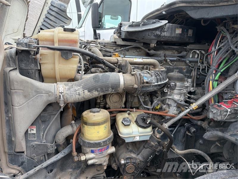 Freightliner Cascadia 125 曳引機組件