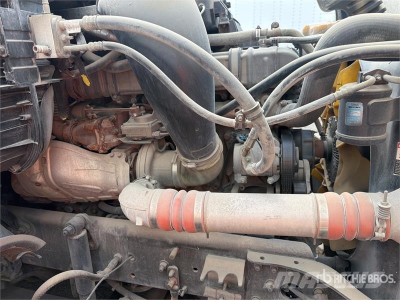 Freightliner Cascadia 125 6x2 Tractocamion con Dormitorio / T/A Cabezas tractoras