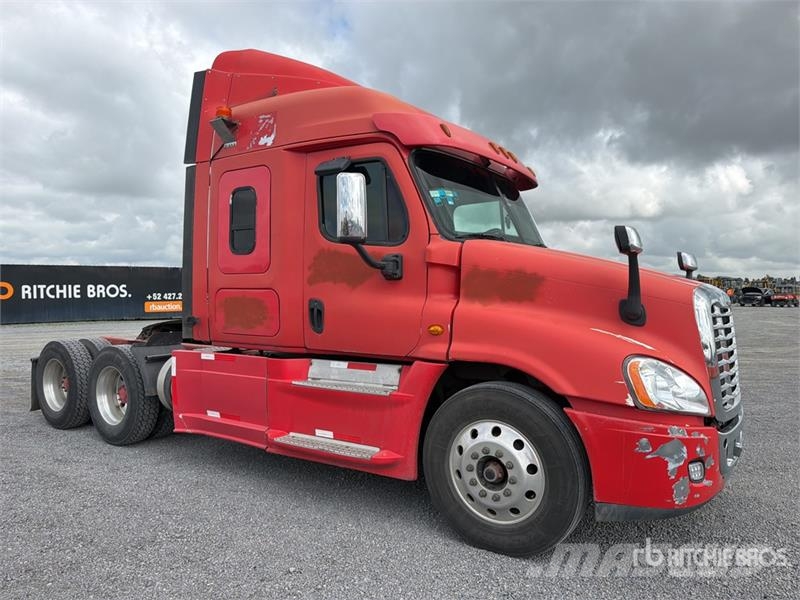 Freightliner Cascadia 125 6x4 Tractocamion con Dormitorio / T/A Tractor Units