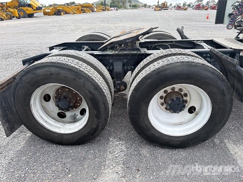 Freightliner Cascadia 125 6x4 Tractocamion con Dormitorio / T/A Tracteur routier