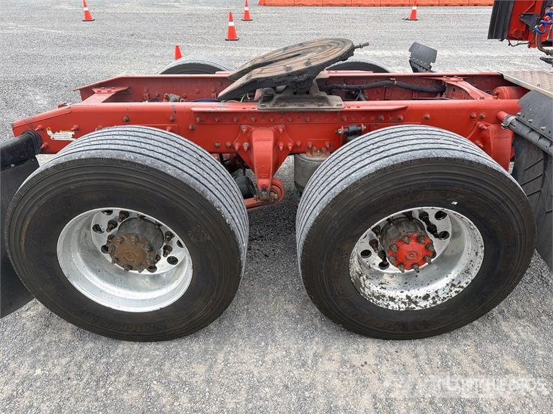 Freightliner Cascadia 125 6x4 Tractocamion con Dormitorio / T/A Motrici e Trattori Stradali