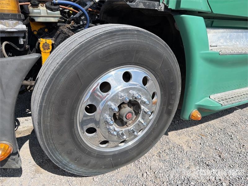 Freightliner Cascadia 125 6x4 Tractocamion con Dormitorio / T/A Cabezas tractoras