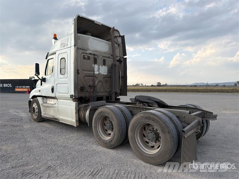 Freightliner Cascadia 125 6x4 Tractocamion con Dormitorio / T/A Sattelzugmaschinen
