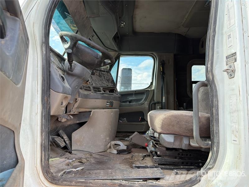 Freightliner Cascadia 125 Tractocamion con Dormitorio (INOPERAB Cabezas tractoras