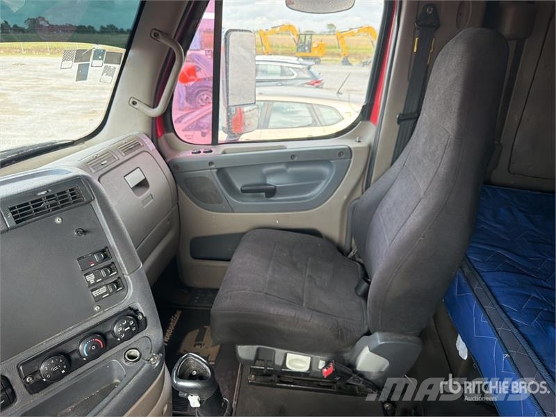 Freightliner Cascadia 125 6x4 Tractocamion con Dormitorio / T/A Tractor Units
