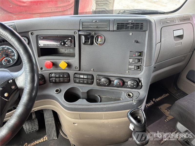 Freightliner Cascadia 125 6x4 Tractocamion con Dormitorio / T/A Tractor Units