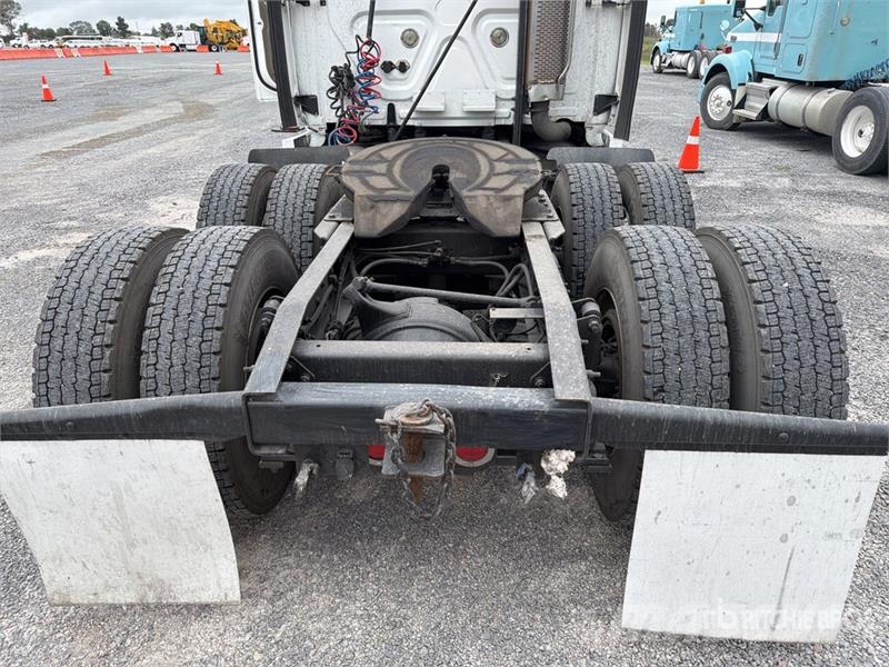 Freightliner Cascadia 125 6x4 Tractocamion con Dormitorio / T/A Naudoti vilkikai
