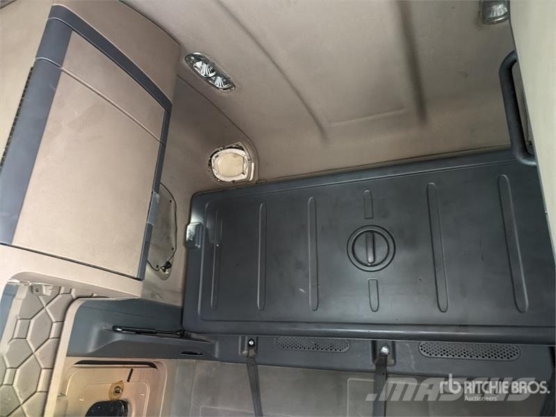 Freightliner Cascadia 125 6x4 Tractocamion con Dormitorio / T/A Sattelzugmaschinen