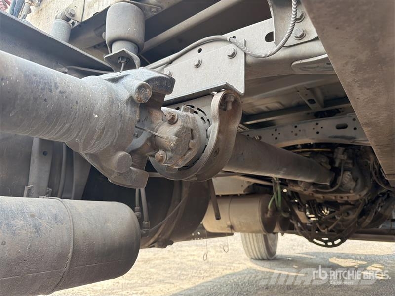 Freightliner Cascadia 125 6x4 Tractocamion con Dormitorio / T/A Тягачі