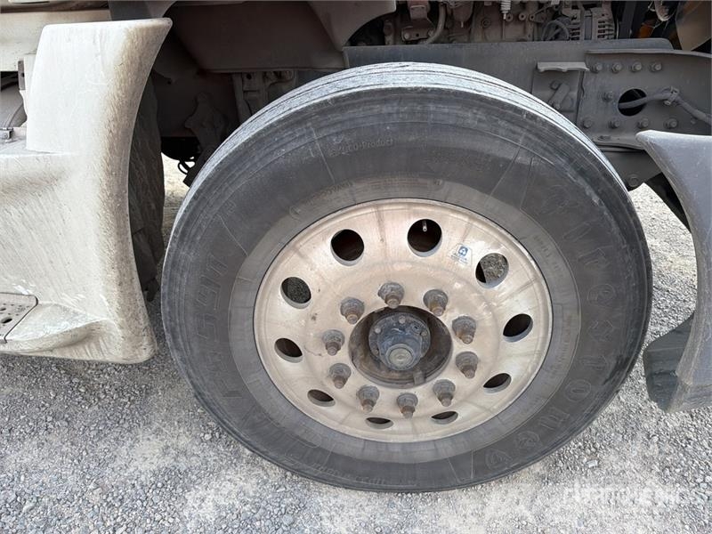 Freightliner Cascadia 125 6x4 Tractocamion con Dormitorio / T/A Тягачі