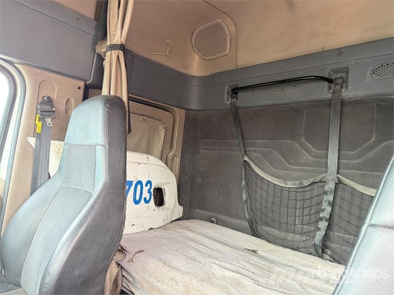 Freightliner Cascadia 125 6x4 Tractocamion con Dormitorio / T/A Tracteur routier