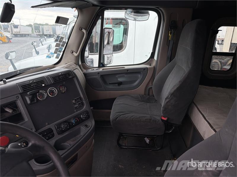 Freightliner Cascadia 125 Truck Tractor Units