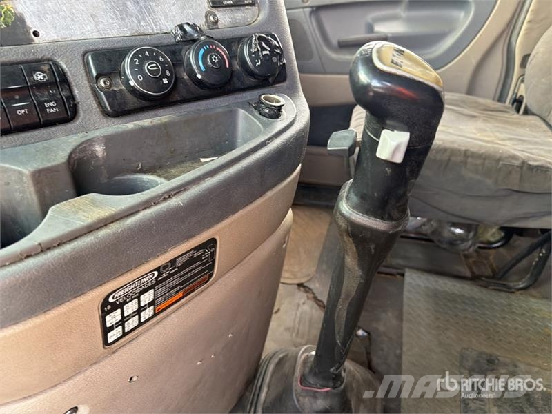 Freightliner Cascadia 125 6x4 Tractocamion con Dormitorio / T/A Sattelzugmaschinen