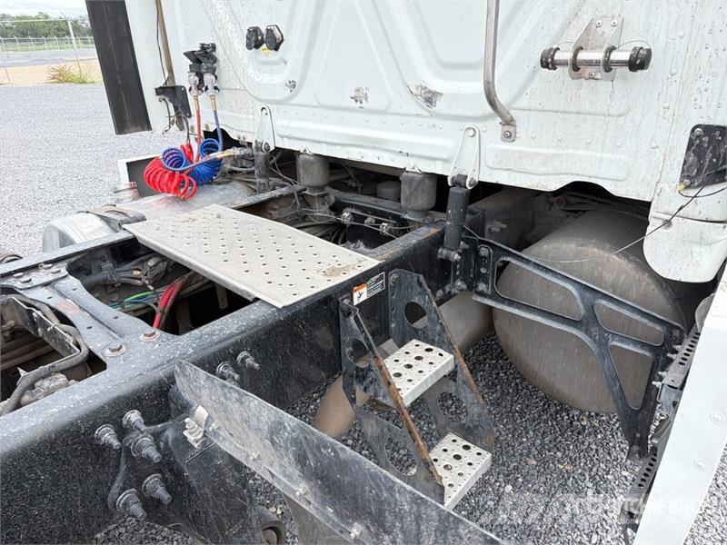 Freightliner Cascadia 125 曳引機組件