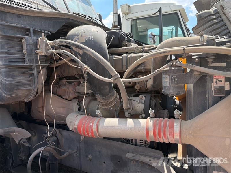 Freightliner Cascadia 125 6x4 Tractocamion con Dormitorio / T/A Cabezas tractoras