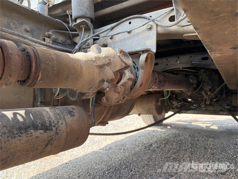Freightliner Cascadia 125 6x4 Tractocamion con Dormitorio / T/A Cabezas tractoras