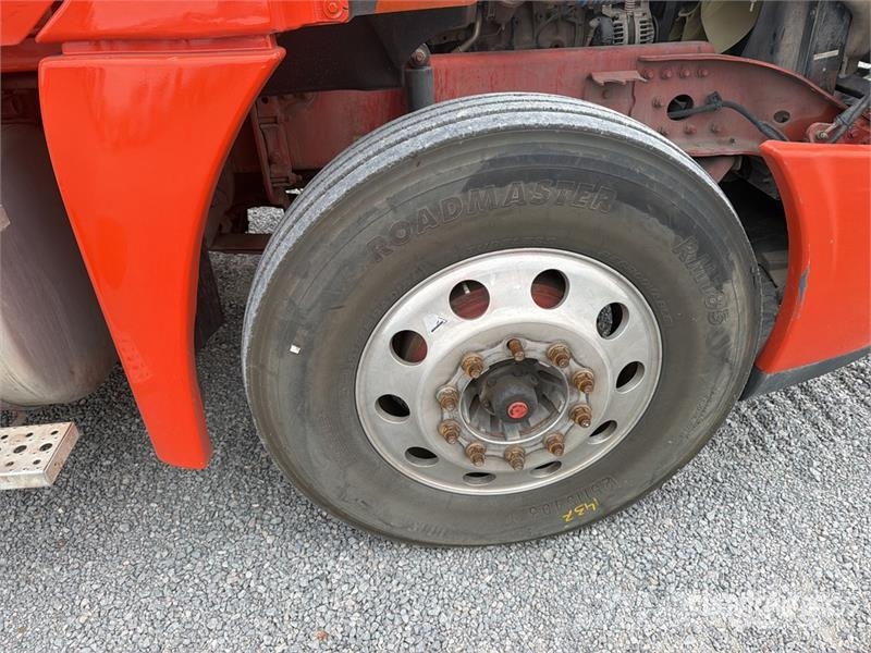 Freightliner Cascadia 125 6x4 Tractocamion con Dormitorio / T/A Motrici e Trattori Stradali