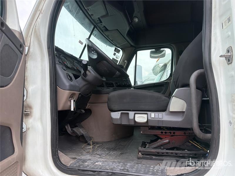 Freightliner Cascadia 125 Sadulveokid