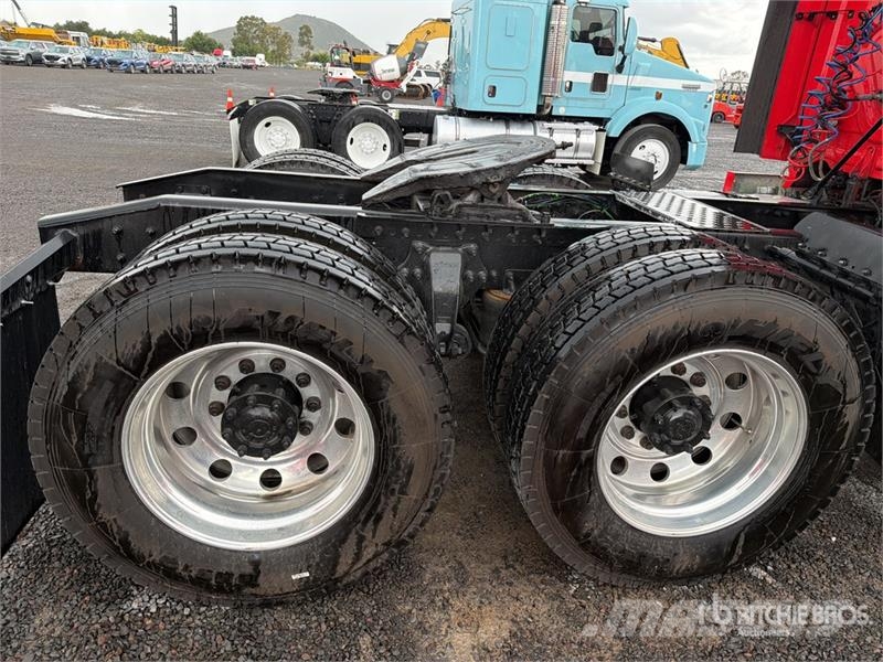 Freightliner Cascadia 126 6x4 Tractocamion con Dormitorio / T/A Sattelzugmaschinen