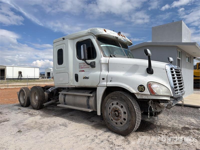 Freightliner Cascadia 125 Tractocamion con Dormitorio (INOPERAB Cabezas tractoras