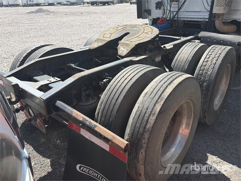 Freightliner Cascadia 125 6x4 Tractocamion con Dormitorio / T/A Cabezas tractoras