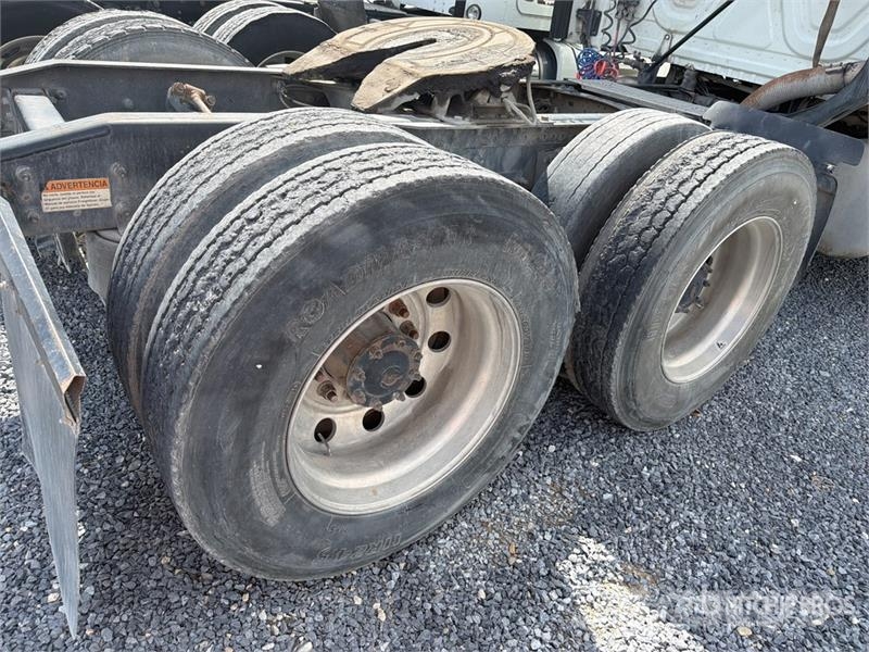 Freightliner Cascadia 6x4 Tractocamion con Dormitorio / T/A Sle Tractor Units